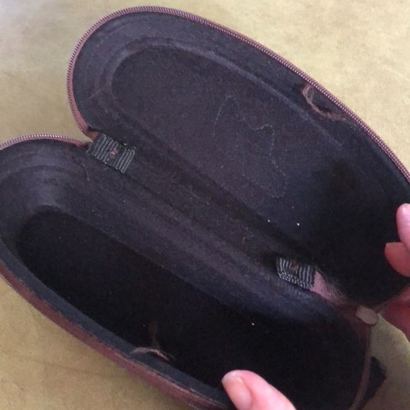 😎 Maui Jim’s Sunglass Case - Picture 4 of 6